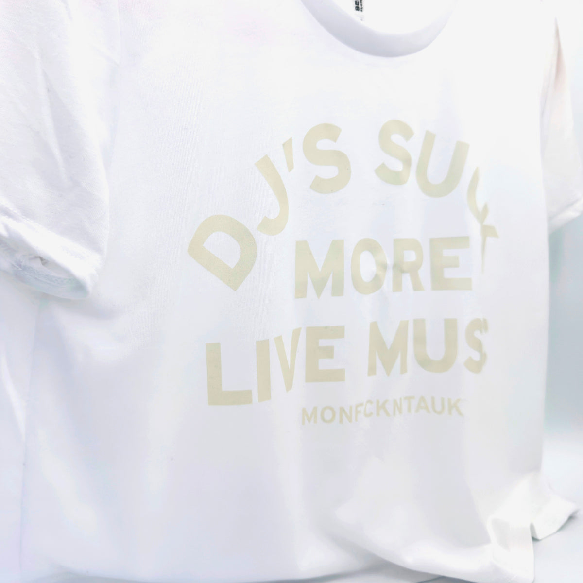 DJS SUCK Women's crop tee, white